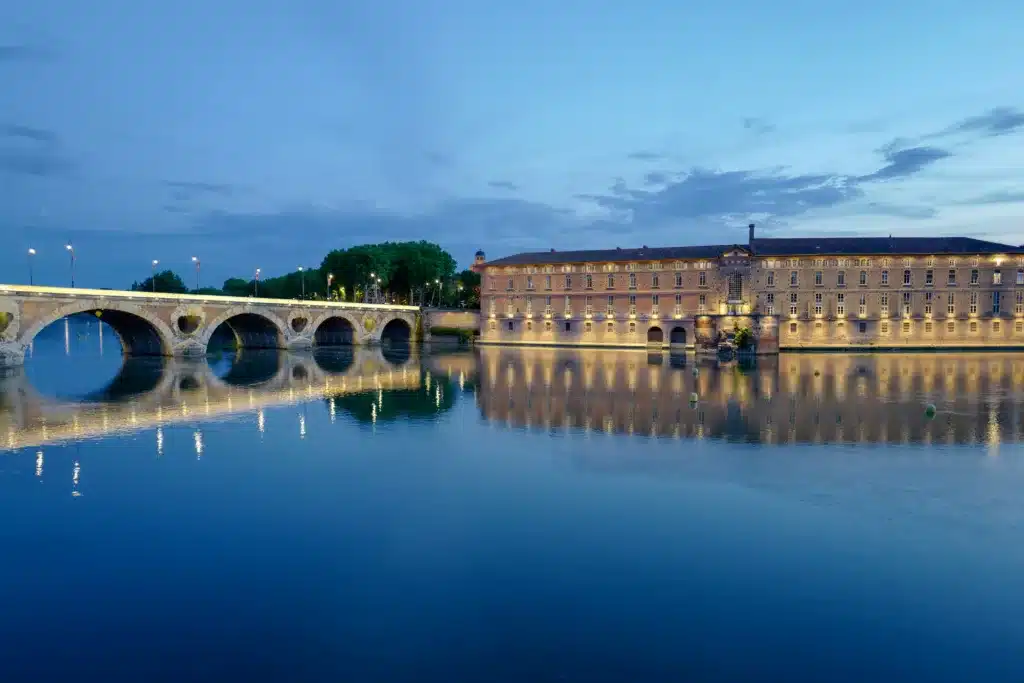 Take a stroll along the Garonne River