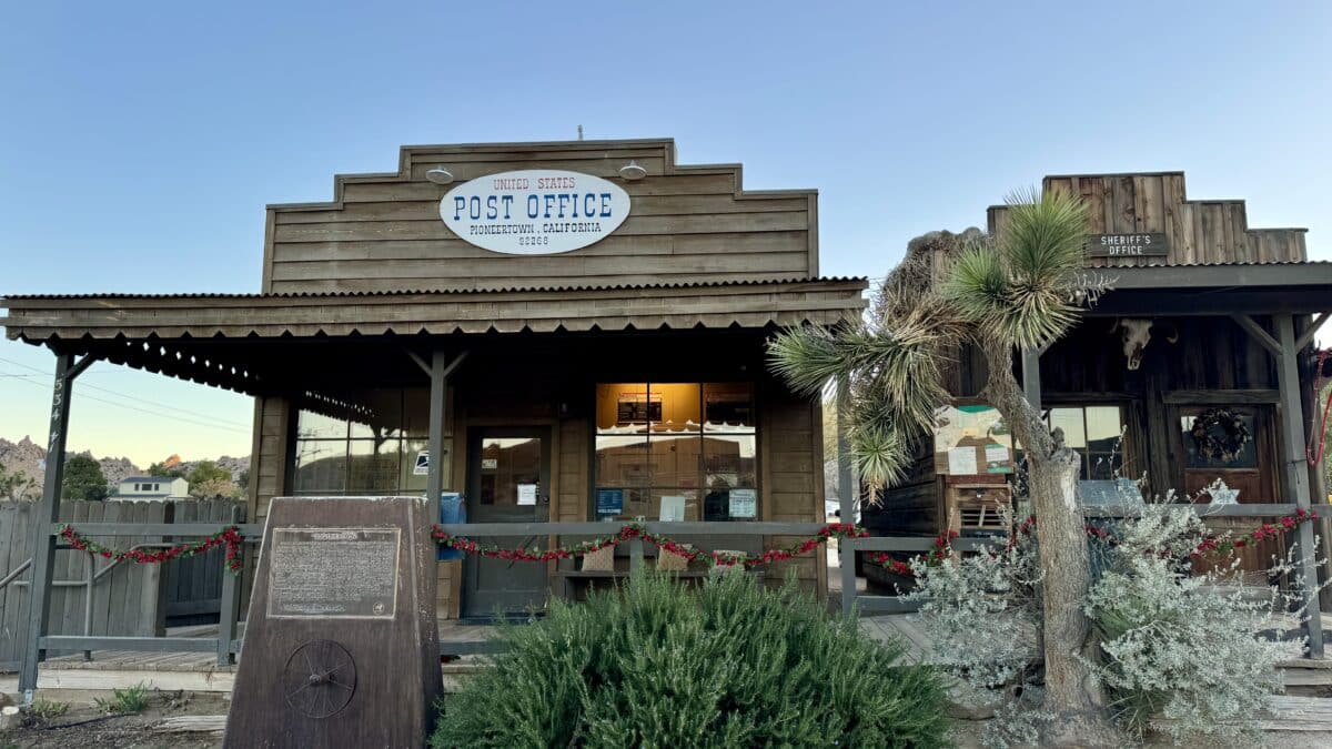 Make a quick stop by Pioneertown to experience the old Wild West on your 3 day trip to Joshua Tree