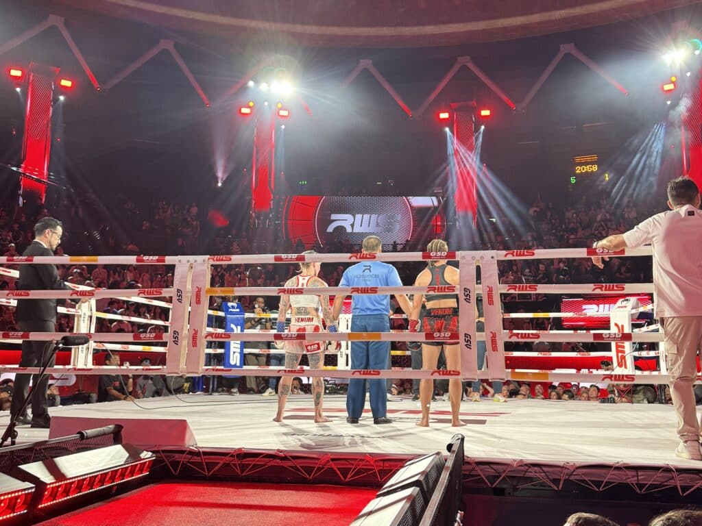 Ringside seats at Rajadamneren Stadium
